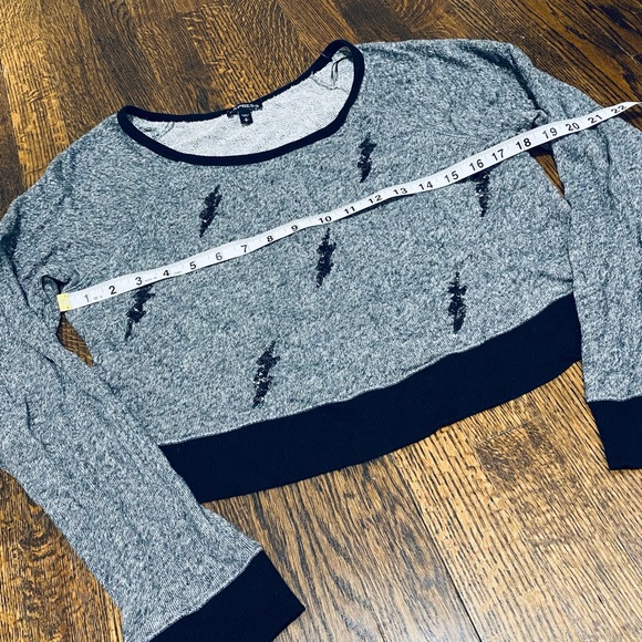 EUC Express sequin lightning bolt cropped sweater - Picture 4 of 7